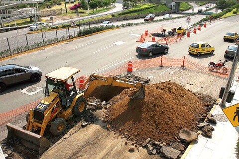 Anuncian cierre vial en Bernardo Quintana
