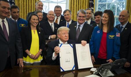 Trump quiere que un estadounidense pise Marte durante su primer mandato