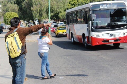 Resuelven quejas por el transporte público