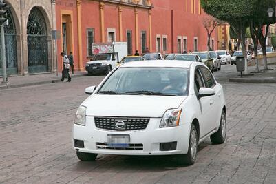 Analizan iniciativa de taxi ejecutivo