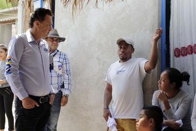 En Peñamiller, Kuri recibe las propuestas de los ciudadanos