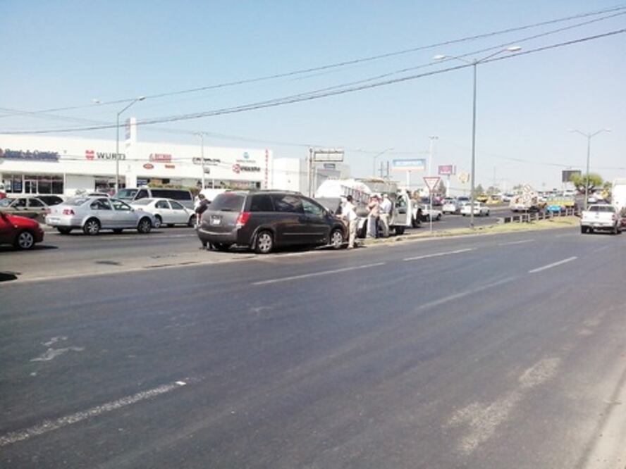 Choca pipa de gas en avenida 5 de febrero