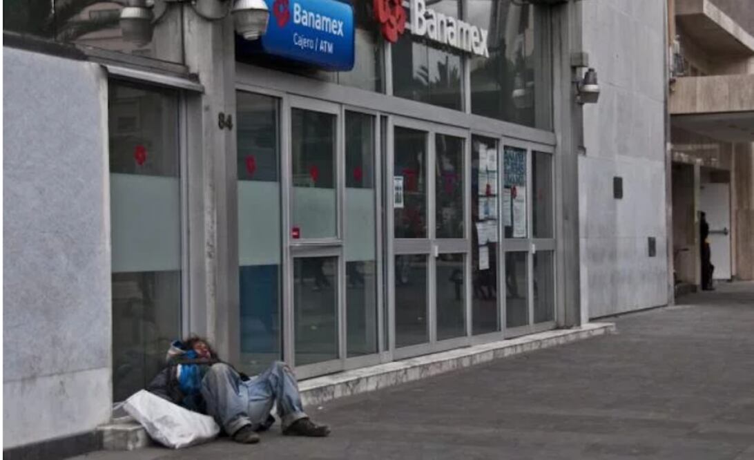 El organismo señaló en un comunicado que los bancos que ofrecen sus servicios dentro de almacenes comerciales y supermercados abrirán al público este día en los horarios tradicionales, pese a ser un día festivo. FOTO: EL UNIVERSAL