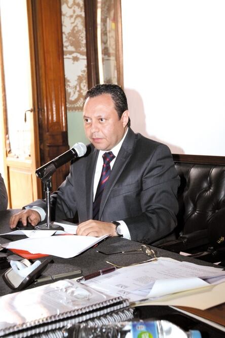 PRI considera alianza con izquierda en 2015