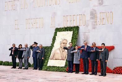 Celebran 210 aniversario del natalicio de Juárez