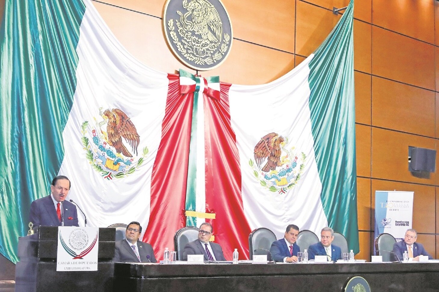 En el Palacio Legislativo de San Lázaro, el Licenciado Juan Francisco Ealy Ortiz (izq.), Presidente Ejecutivo y del Consejo de Administración de EL UNIVERSAL, indicó que estamos ante un proceso electoral marcado por  ideas poco claras.