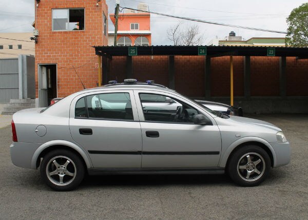 Recuperan vehículos robados