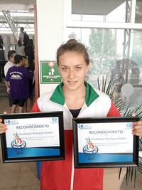 Premian a nadadores estatales