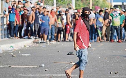 Pobladores desalojan a migrantes en Tecún Umán, Guatemala