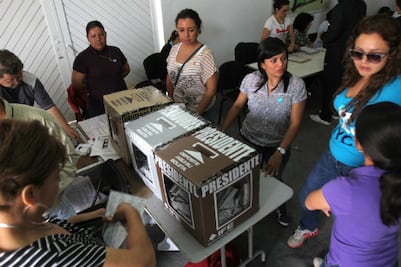 Capacita  el INE a funcionarios de casilla  