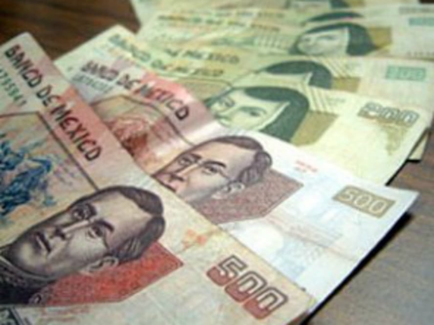 Lento gasto público frena la economía 