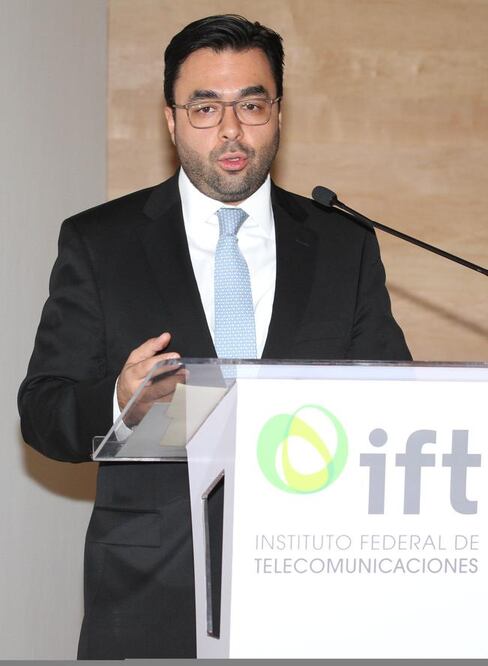 Cobros. El IFT, que preside Gabriel Contreras, cobrará 4.6 mdp por concepto de garantías de seriedad (ESPECIAL)