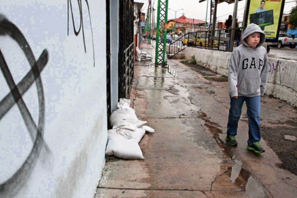 Reportan   en 12 escuelas afectaciones