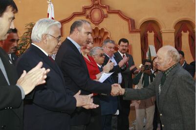 Festejan a cronistas