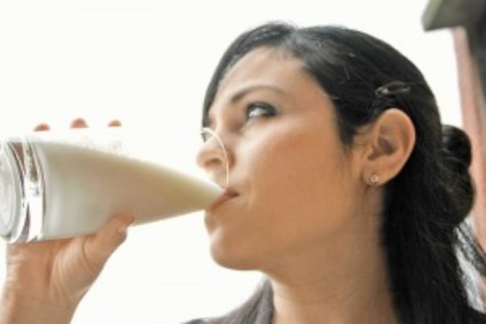 Sugieren a adultos consumir  leche