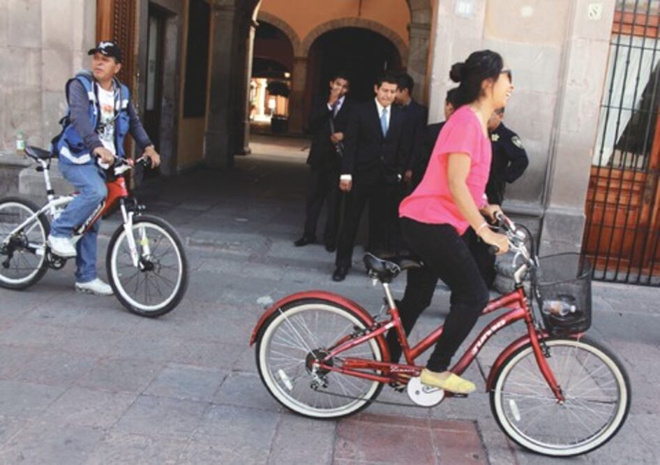 Proponen diseñar un carril para transporte