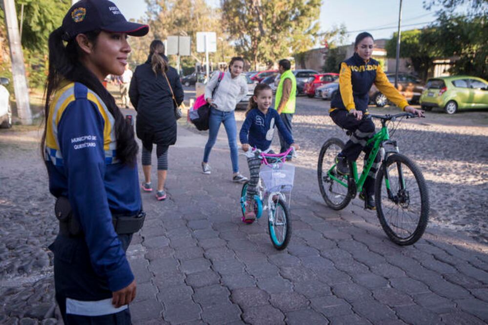Mauricio Cobo, secretario de Movilidad, refirió que los problemas en el tráfico tienen que ver con otros aspectos como autos que se estacionan en doble fila o la instalación de puestos ambulantes.
