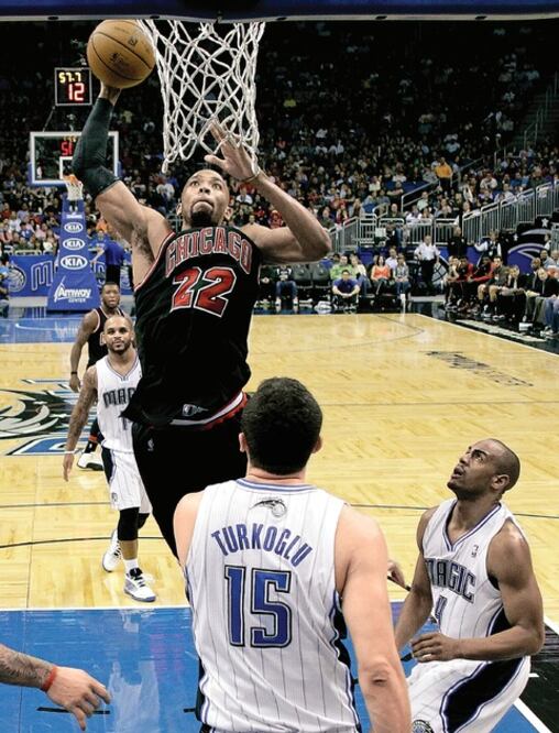 Los Toros someten al Magic