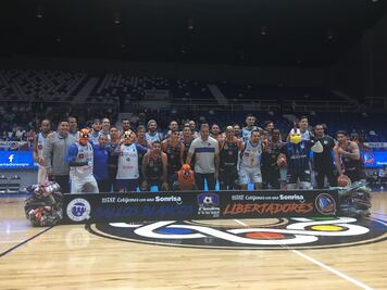 Van del aro a la portería