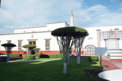 Pagan fianza de ex funcionaria acusada de contratar ‘aviador’