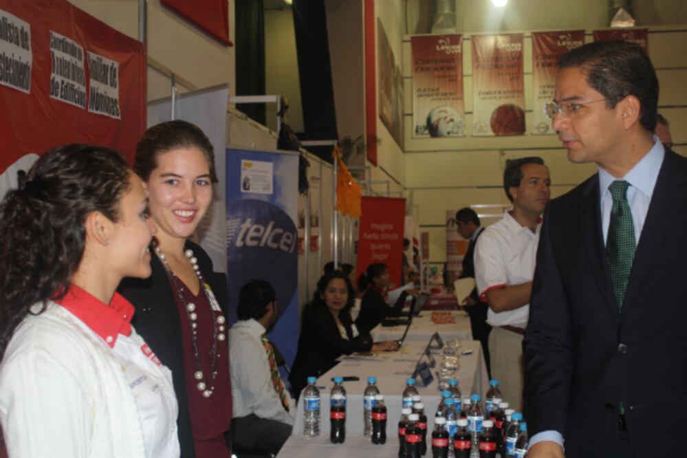 Anuncian programa de becas en extranjero