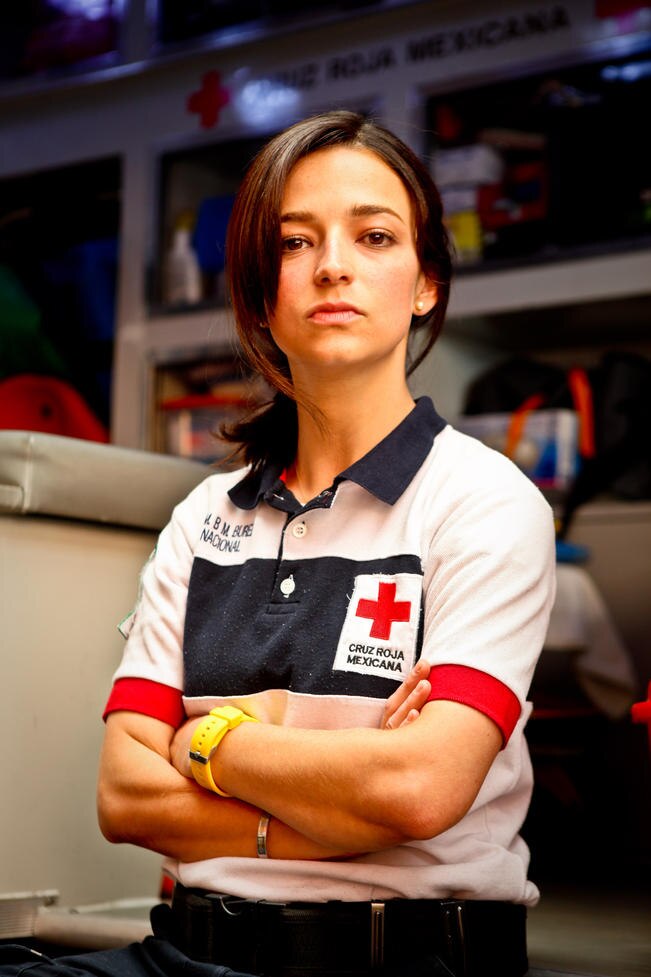 Burelli, actriz, paramédico y brigadista