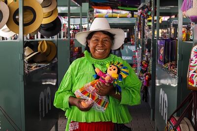 Municipio de Querétaro lanza apoyo económico de 2 mil pesos mensuales para personas artesanas