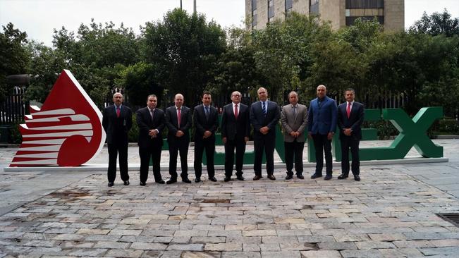 Autoridades del estado de Querétaro y Pemex se reunieron para buscar estrategias contra el robo de combustible (LUIS SÁNCHEZ. EL UNIVERSAL)