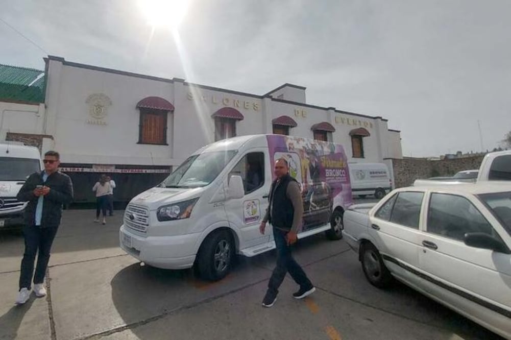 El también gobernador con licencia de Nuevo León estuvo en San Juan del Río, en donde solicitó apoyo ciudadano para su candidatura (ALMA CORDOVA. EL UNIVERSAL)