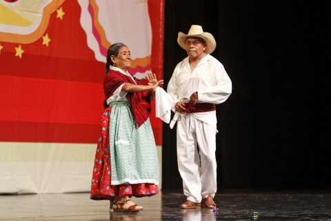 Celebran con tercera edad encuentro de tradiciones