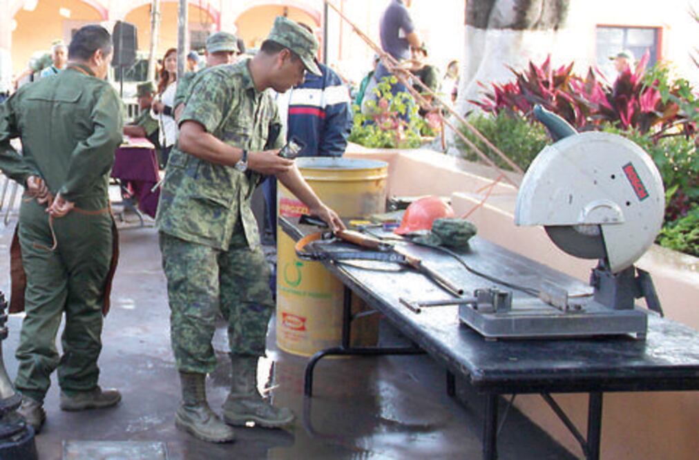 Concluye canje voluntario de armas en SJR
