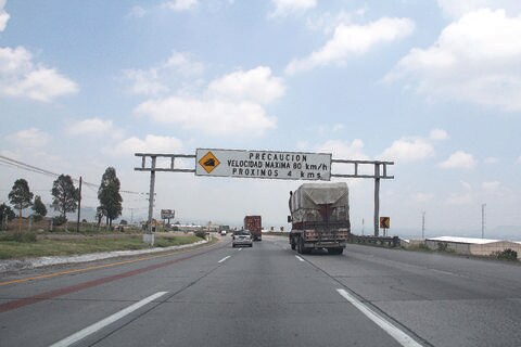 2 de las autopistas más riesgosas en Qro