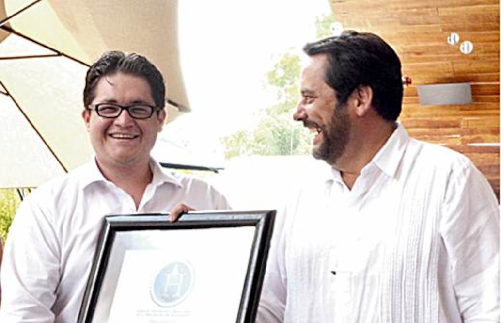 Rattle recibe distintivo