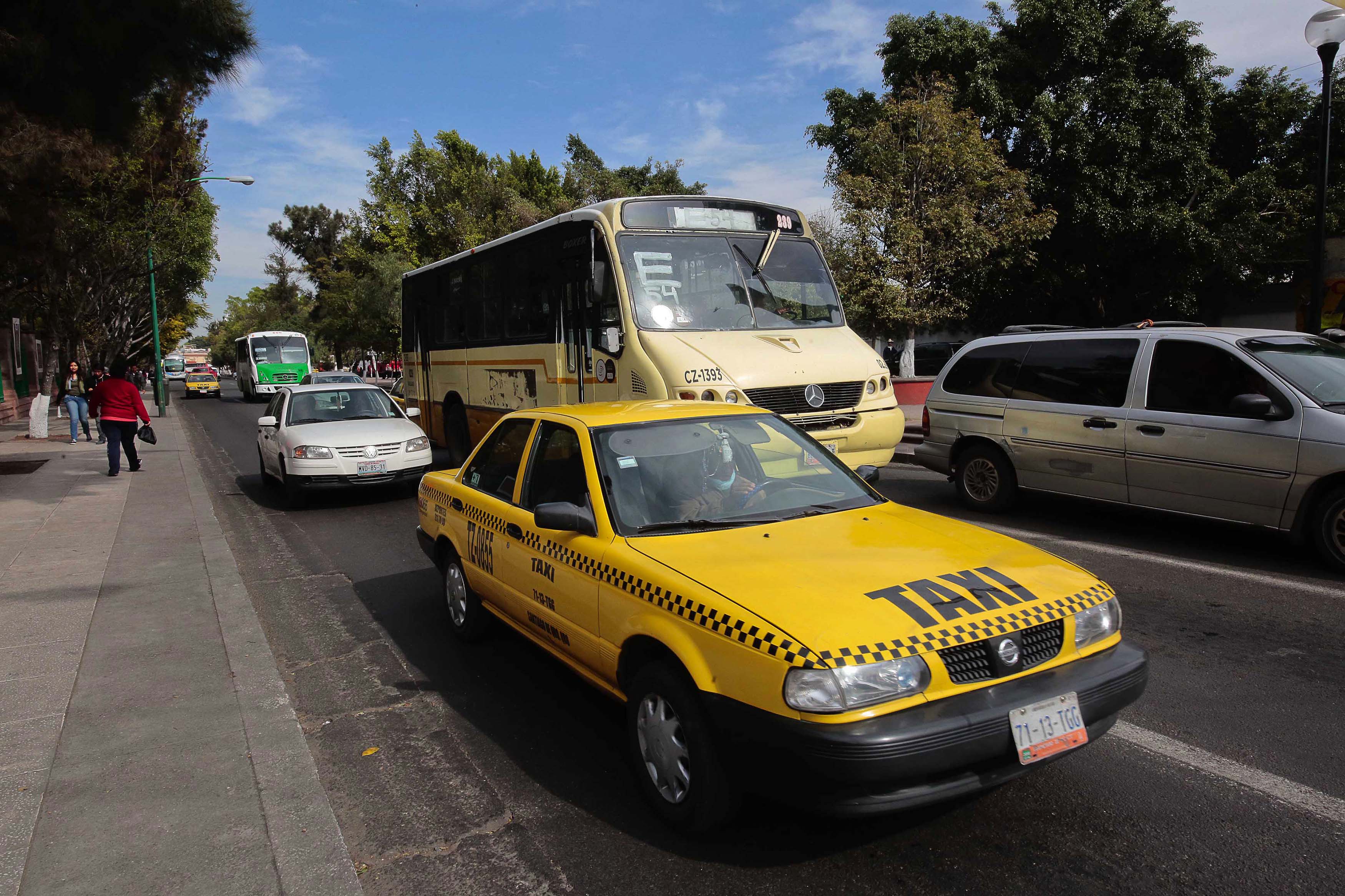 Detiene IQT a 103 taxistas “piratas” en este año 