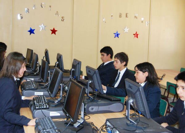 Entregaron computadoras