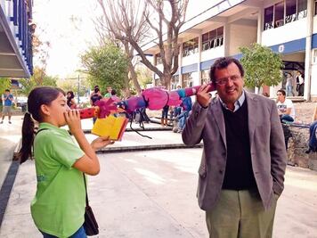 Aplican susurros contra timidez infantil