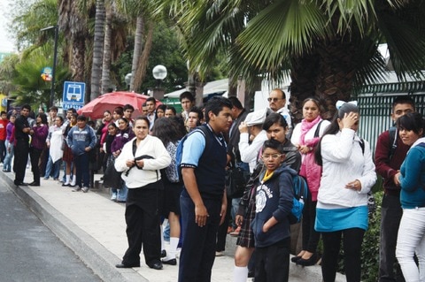 Emplean patrullas para transportar a usuarios