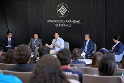 Felifer Macías llama a jóvenes a involucrarse en la vida pública durante panel en la Universidad Anáhuac