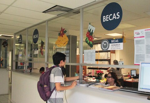 Reportan reducción para becas de nivel superior