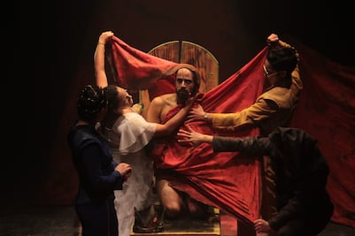 El Ocaso del Rey y el pulso del cambio 