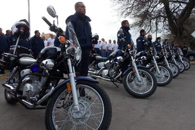 Entrega el Marqués equipamiento a policía