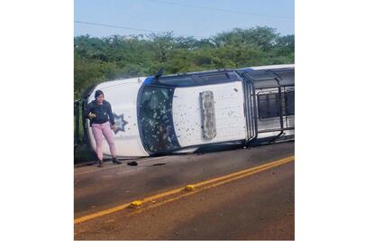 Emboscan y asesinan a 5 policías de Guanajuato, en la carretera Apaseo el Alto- Jerécuaro