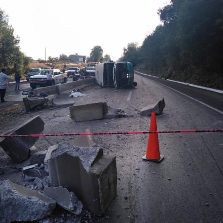 Accidente de autobús deja un muerto y 14 lesionados