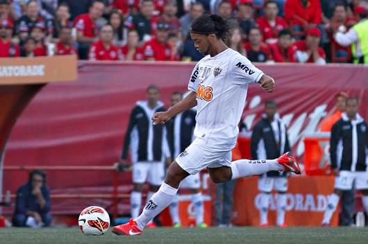 Ronaldinho se viste de gallo
