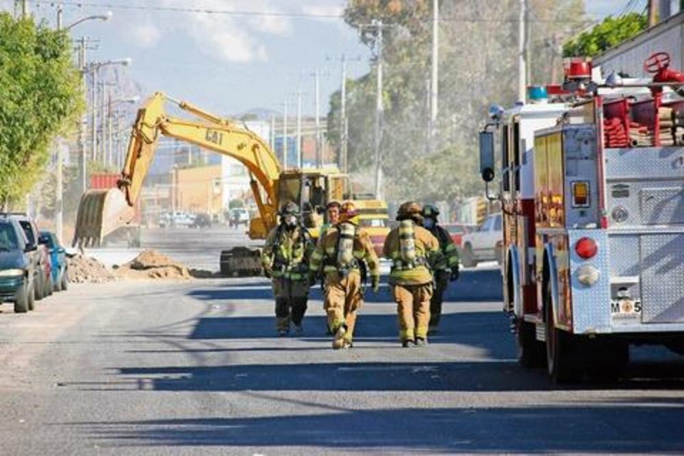 Advierten riesgo por excavaciones