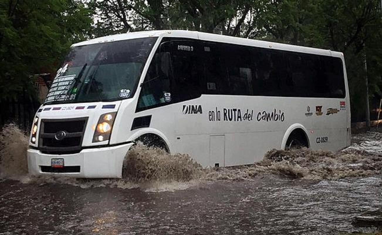 Desechos acumulados en el drenaje causaron estragos en el centro: Luna