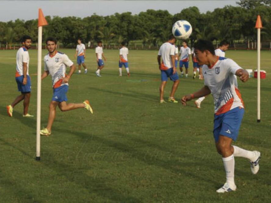 Los Gallos Blancos, por buen camino