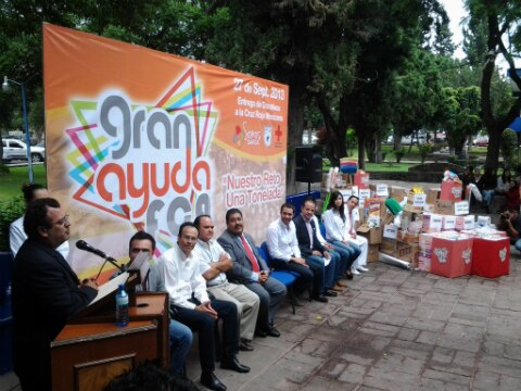 UAQ entrega despensas a Cruz Roja