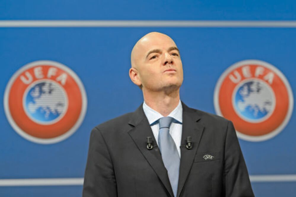 Secretario de la UEFA quiere dirigir a la FIFA