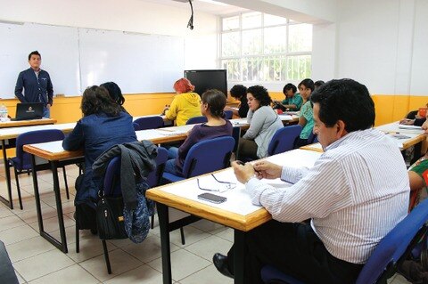 Congreso fortalece ideas de egresados